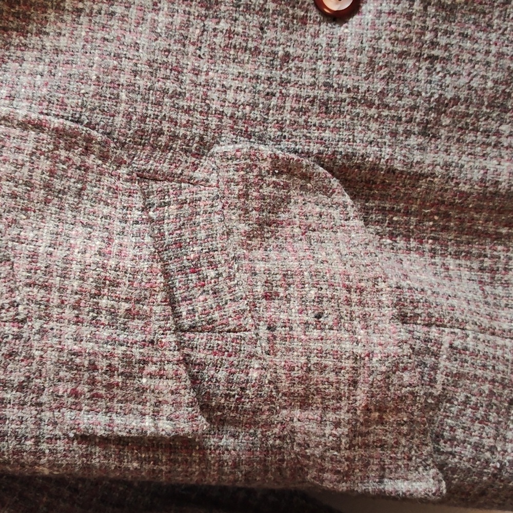 Vintage ladies tweed, wool blazer, size 13/14 Made in Uruguay. Fits like 6 or 8. - Picture 4 of 16